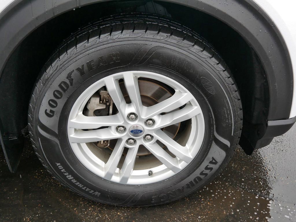 Used 2020 Ford Explorer XLT w/ Comfort Package image 6