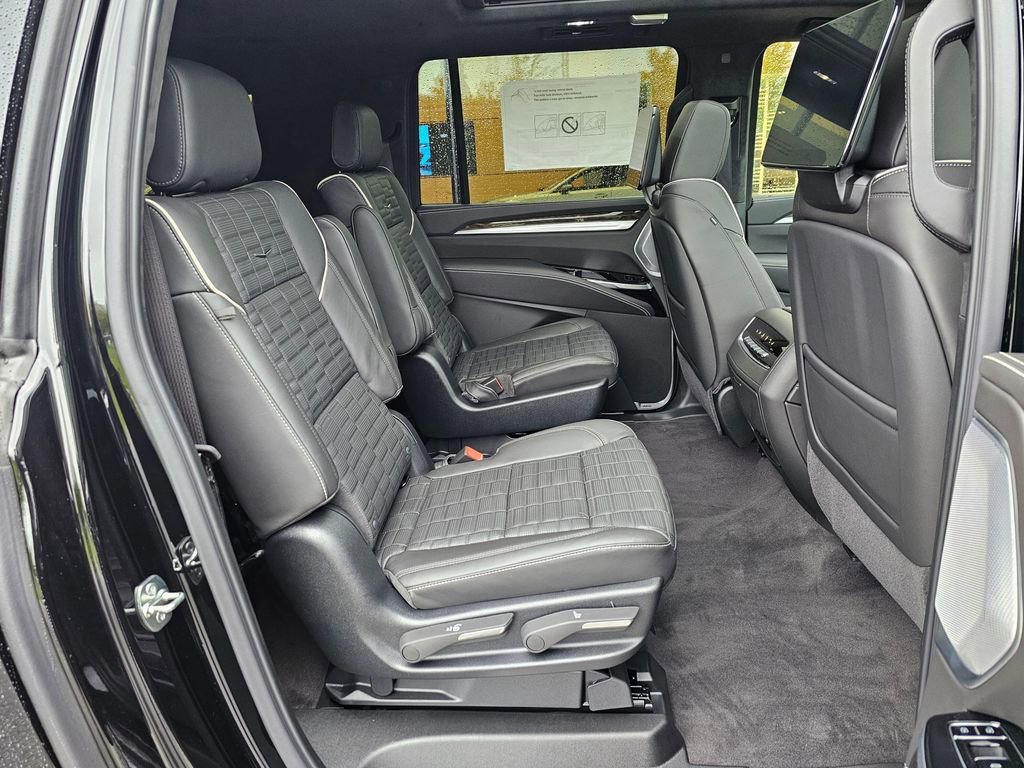 New 2026 Cadillac Escalade ESV Platinum Sport AWD/4WD image 13
