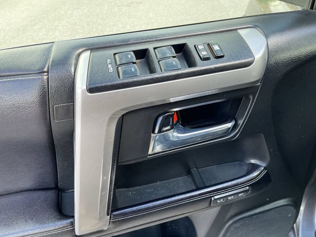Used 2017 Toyota 4Runner Limited AWD/4WD image 17