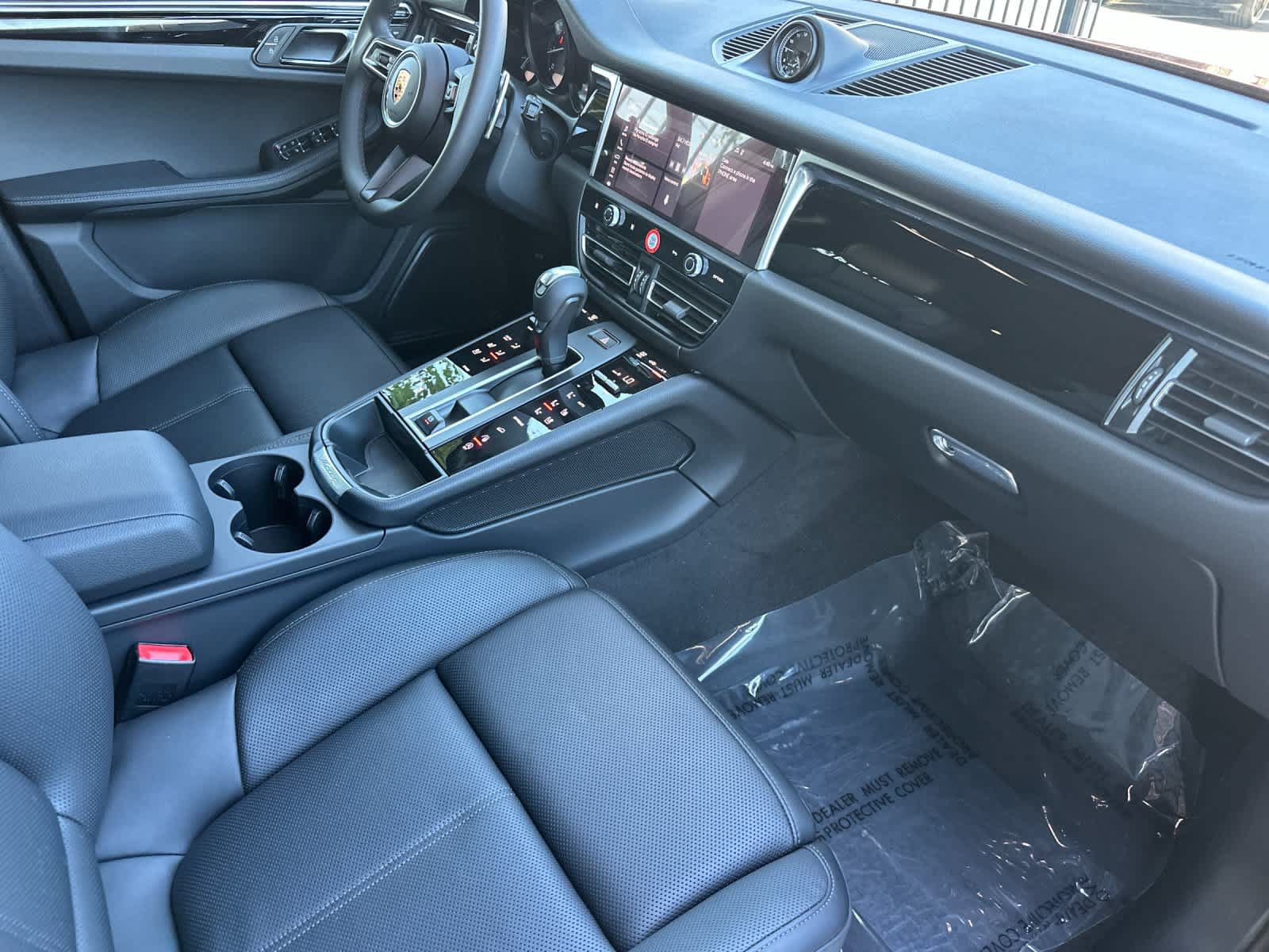 New 2026 Porsche Macan AWD/4WD image 17
