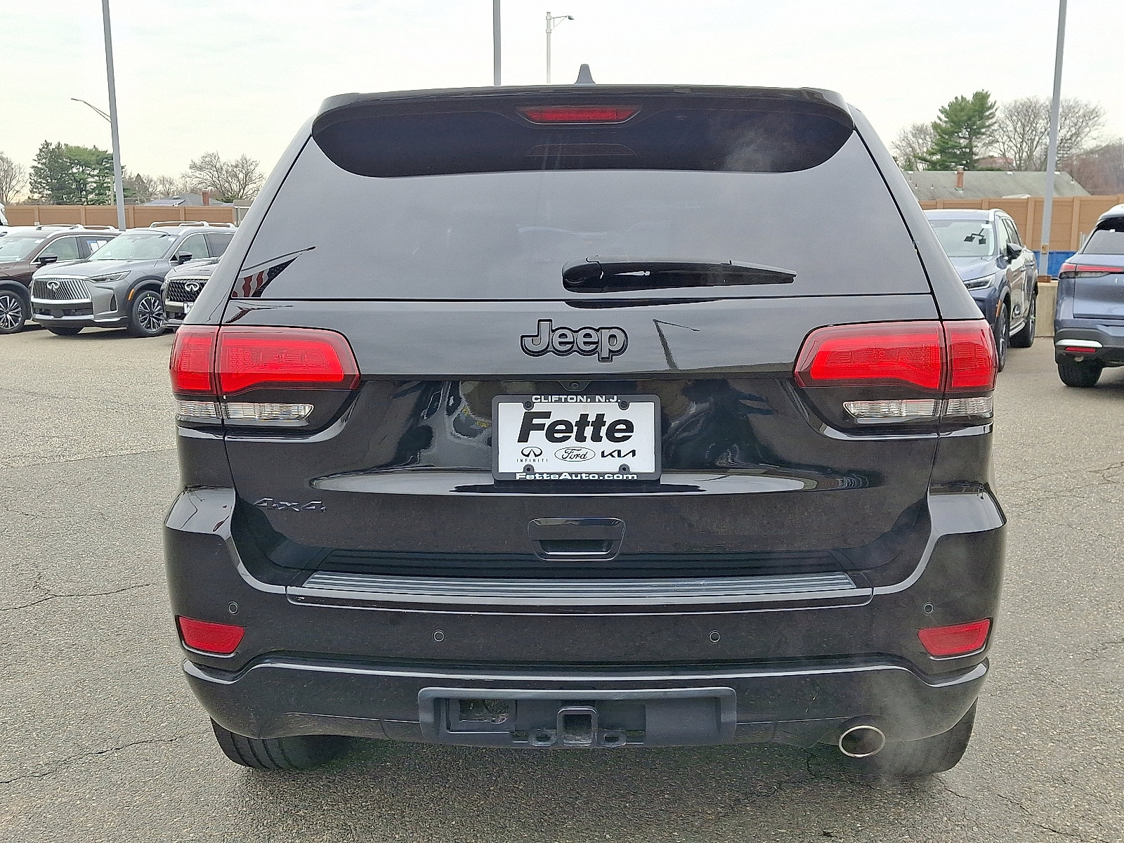 Used 2017 Jeep Grand Cherokee Altitude image 5