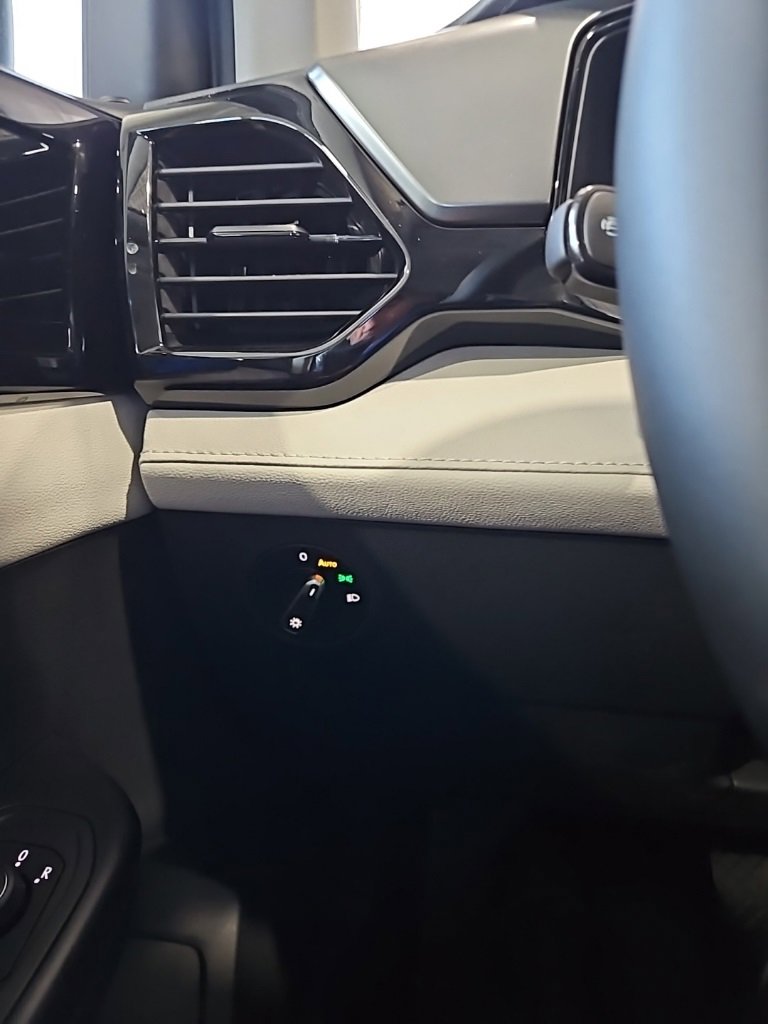 New 2026 Volkswagen Taos S image 34