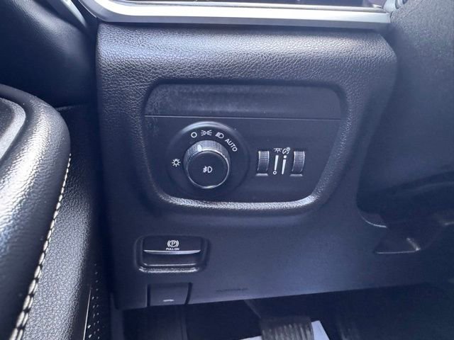 Used 2023 Jeep Grand Cherokee L Limited AWD/4WD image 18