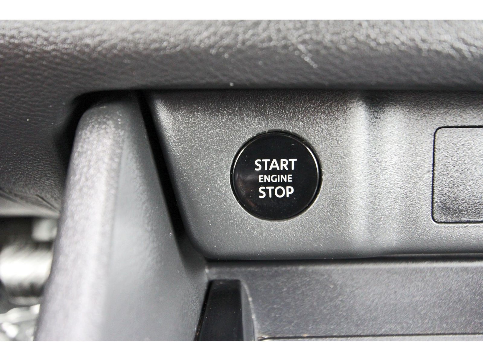 Used 2024 Nissan Rogue SV FWD image 29