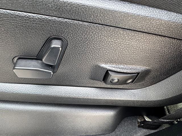 Used 2024 RAM 3500 Big Horn AWD/4WD image 35