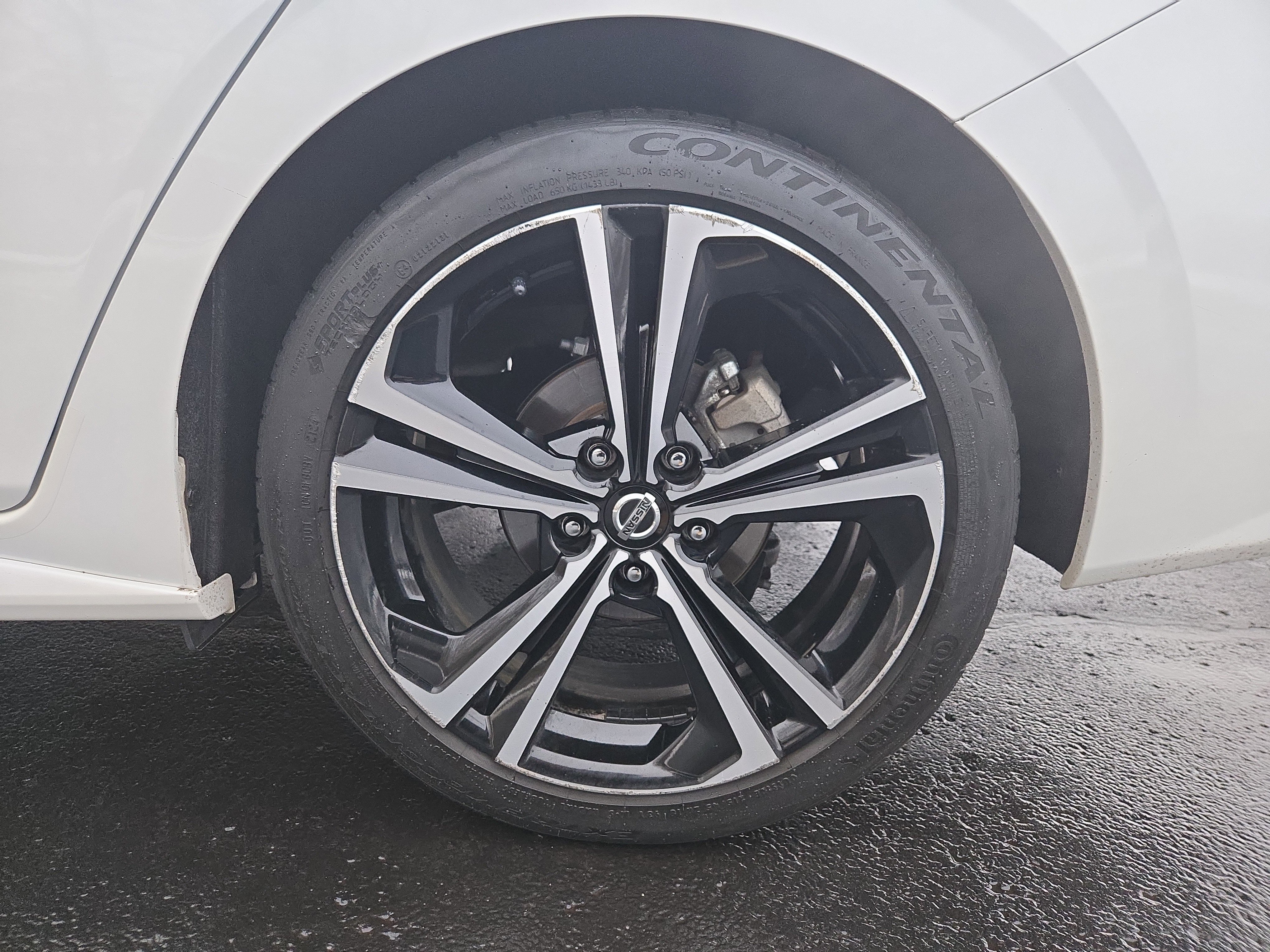 Used 2021 Nissan Sentra SR w/ SR Premium Package image 10