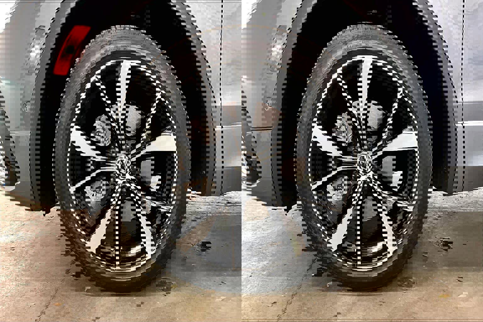 Used 2024 Volkswagen Tiguan SEL R-Line image 12