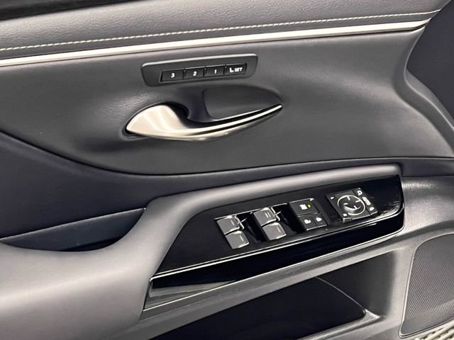 Used 2025 Lexus ES 350 w/ Premium Package image 10