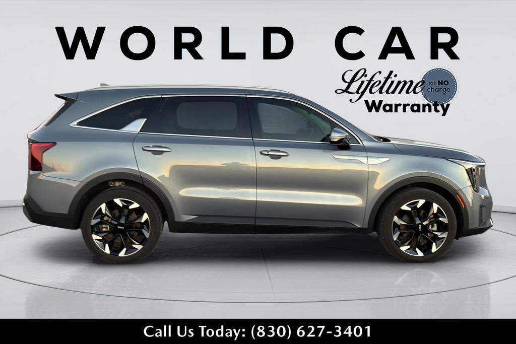 Used 2024 Kia Sorento EX w/ Panoramic Sunroof Package FWD image 17