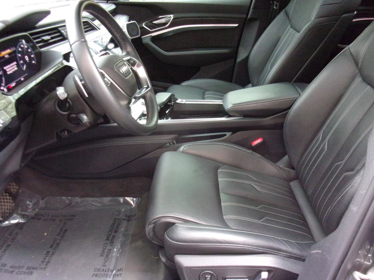 Used 2019 Audi e-tron Prestige w/ Prestige Package AWD/4WD image 12