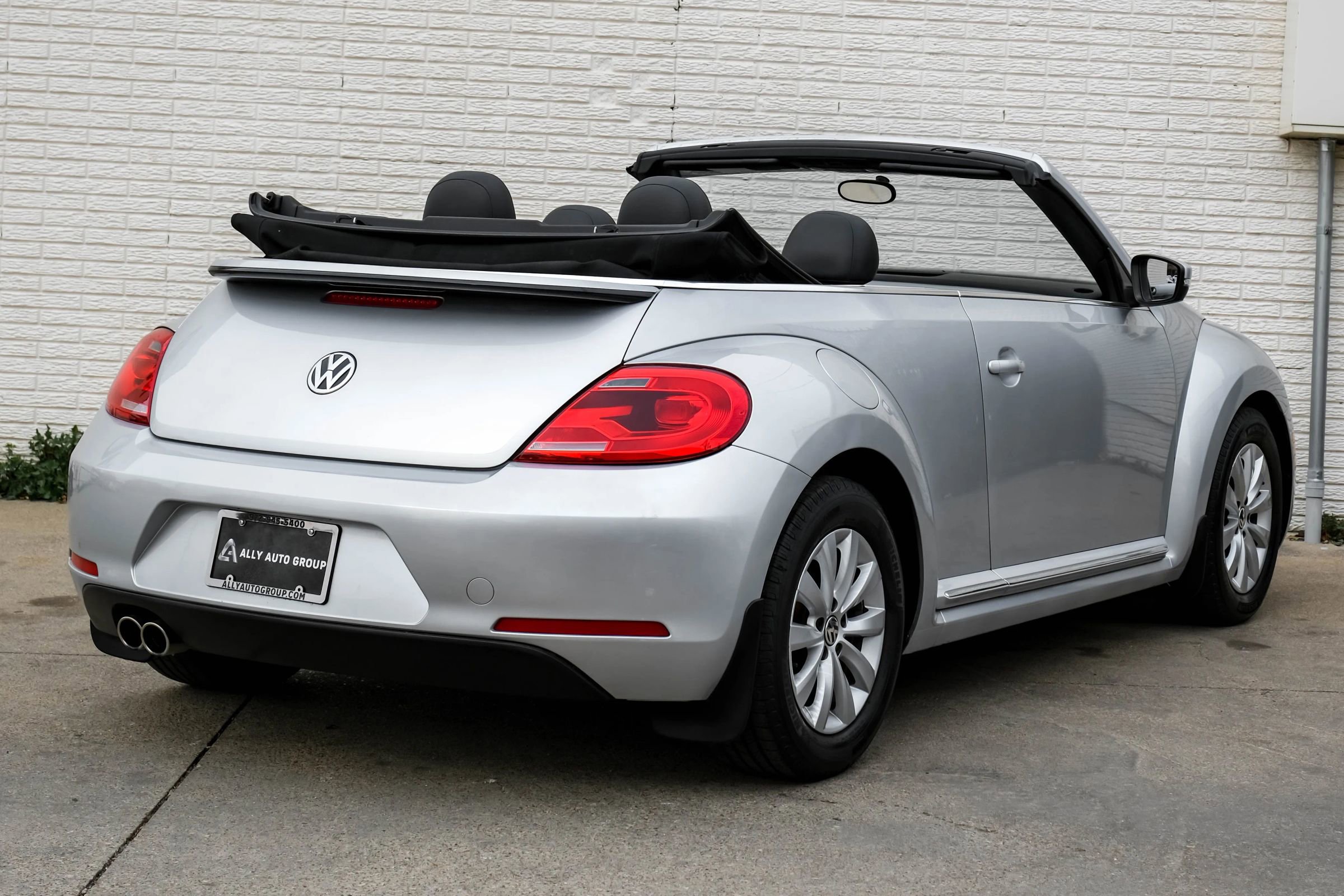 Used 2013 Volkswagen Beetle 2.5 image 7
