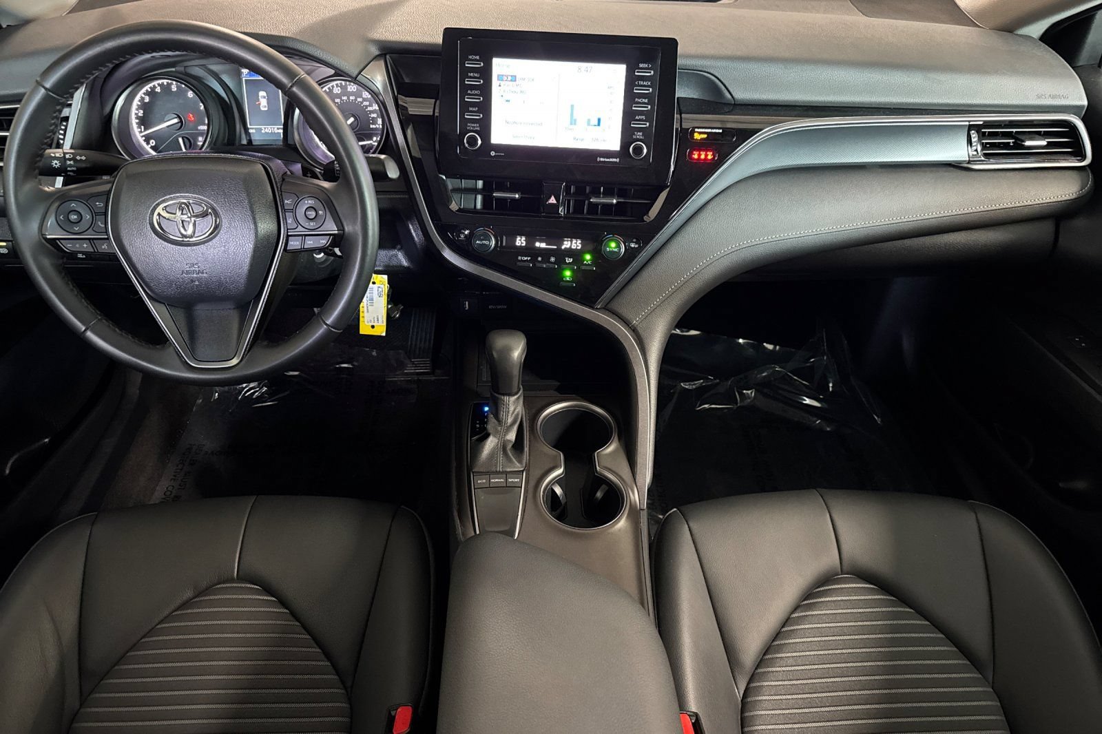 Used 2023 Toyota Camry SE FWD image 14