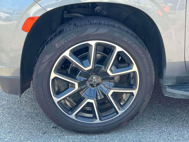 Used 2022 Chevrolet Tahoe RST w/ Luxury Package AWD/4WD image 42