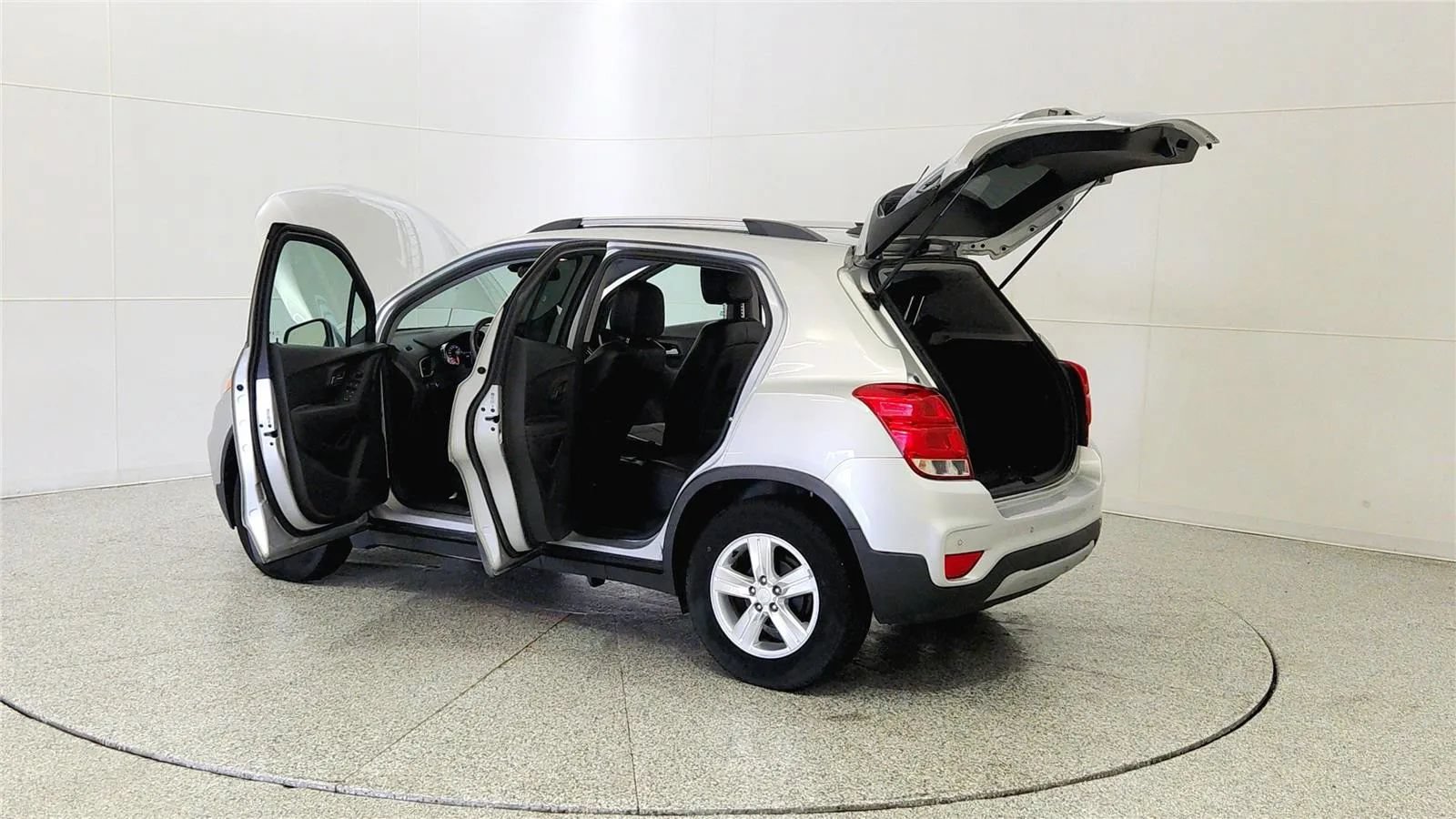 Used 2019 Chevrolet Trax LT w/ Driver Confidence Package FWD image 11