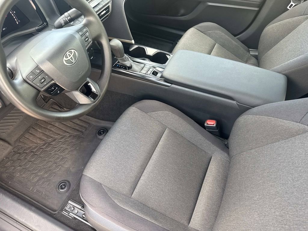 Used 2025 Toyota Camry LE image 19