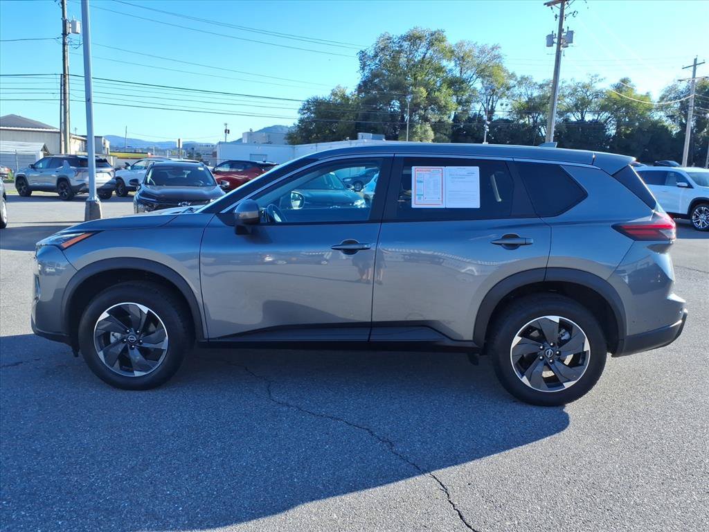 Used 2024 Nissan Rogue SV FWD image 7