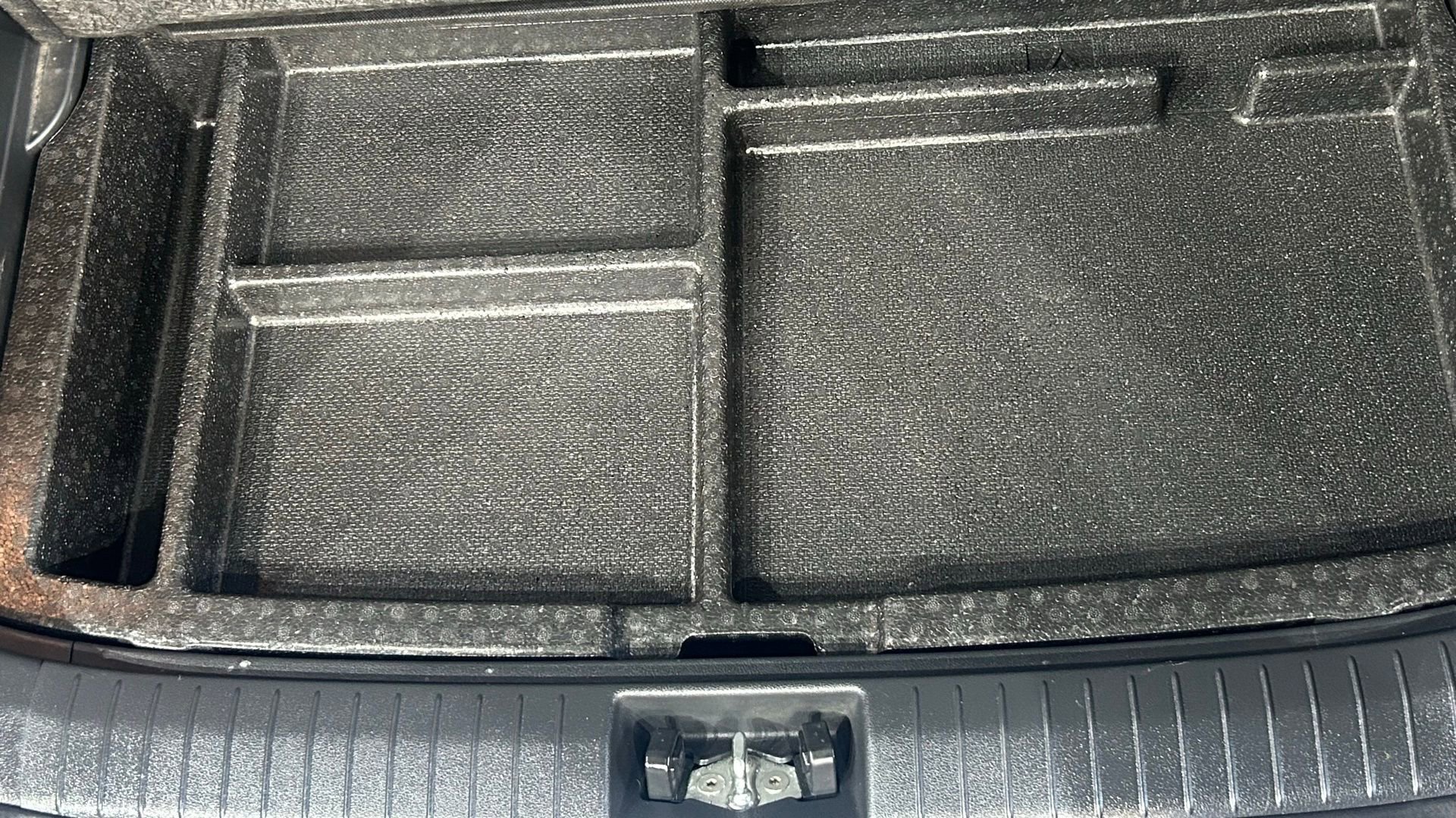 Used 2018 Hyundai Kona Limited image 29