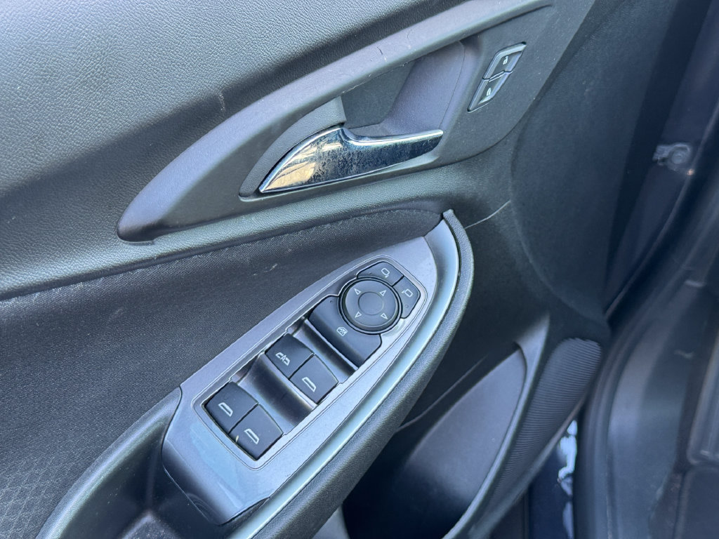 Used 2023 Chevrolet Malibu LT FWD image 7