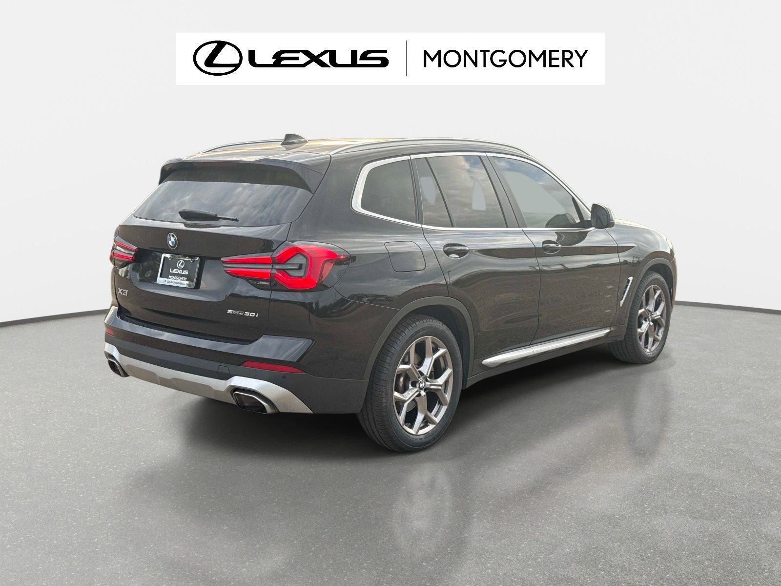 Used 2022 BMW X3 sDrive30i w/ Convenience Package image 3