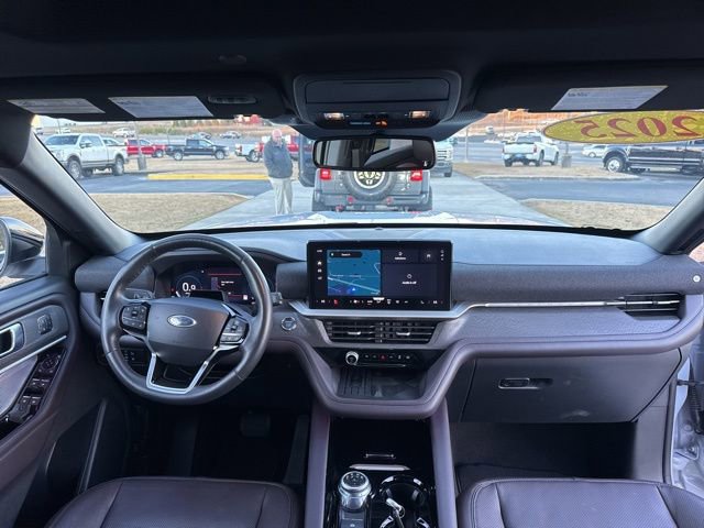 Used 2025 Ford Explorer Platinum w/ LUX Leather Package image 18