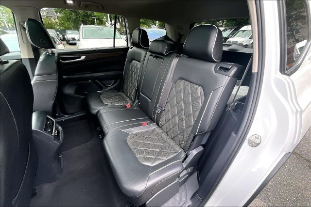 Used 2024 Volkswagen Atlas SEL Premium R-Line AWD/4WD image 17