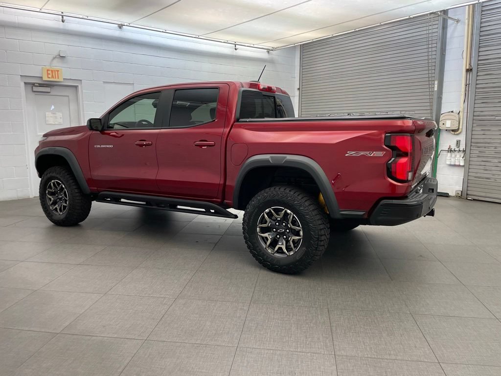 Used 2026 Chevrolet Colorado ZR2 w/ Technology Package AWD/4WD image 10