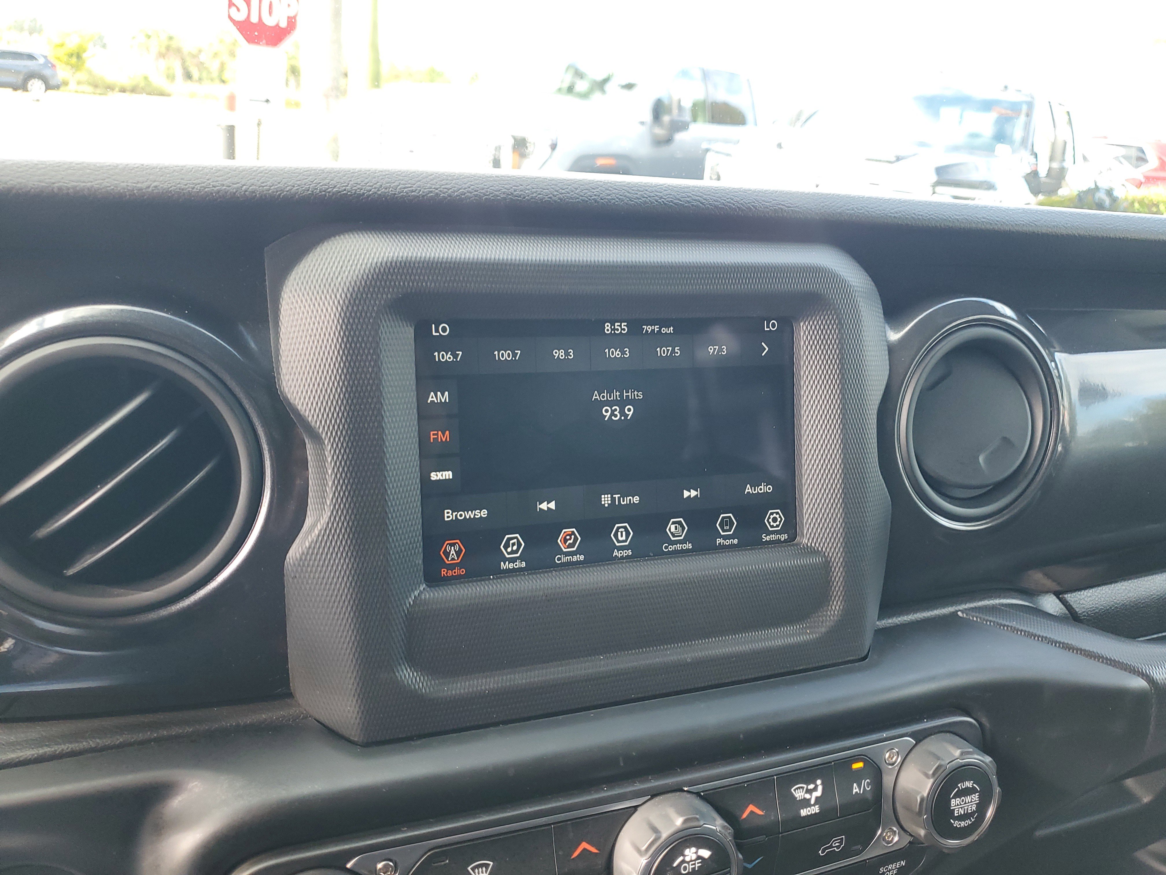 Used 2022 Jeep Wrangler Unlimited Sport image 23