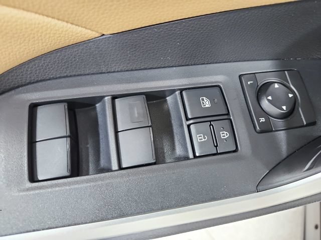 Used 2023 Toyota RAV4 LE AWD/4WD image 32