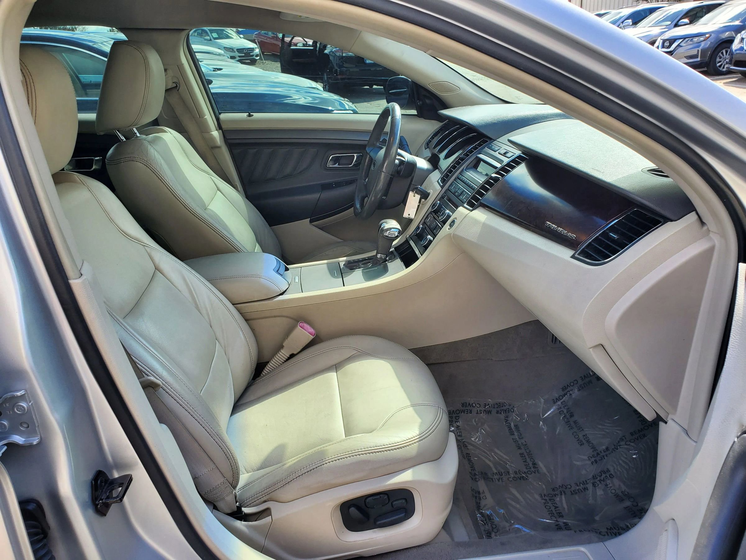Used 2010 Ford Taurus SEL image 20