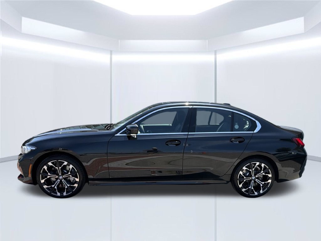 Used 2025 BMW 330i Sedan RWD image 3