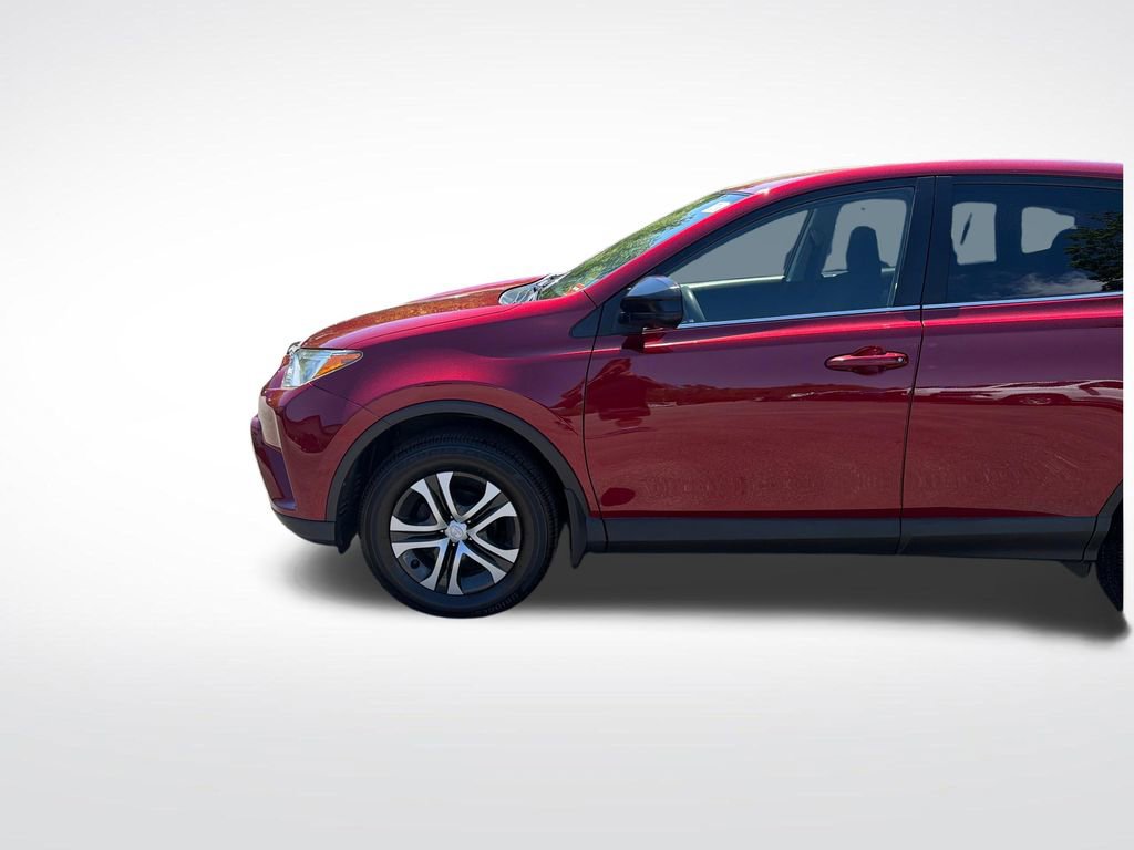 Used 2018 Toyota RAV4 LE w/ All Weather Liner Package AWD/4WD image 26
