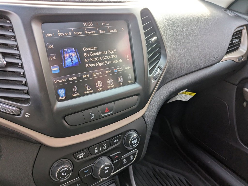 Used 2017 Jeep Cherokee Latitude w/ Safety/Convenience Group image 19