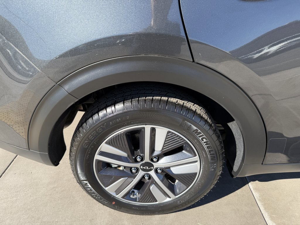 Used 2022 Kia Niro EX image 15