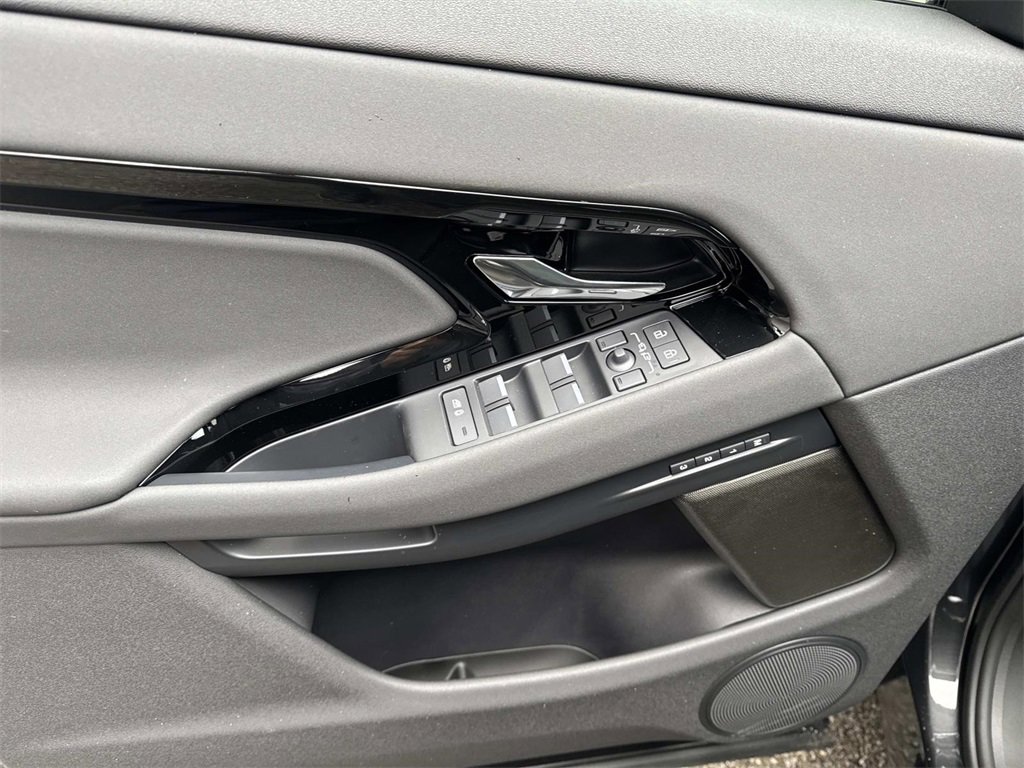 New 2026 Land Rover Range Rover Evoque S image 17