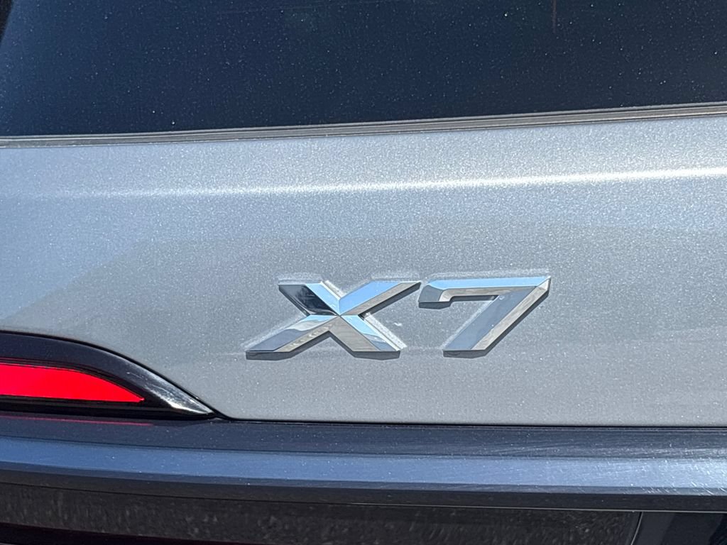 Used 2024 BMW X7 xDrive40i w/ M Sport Package AWD/4WD image 15