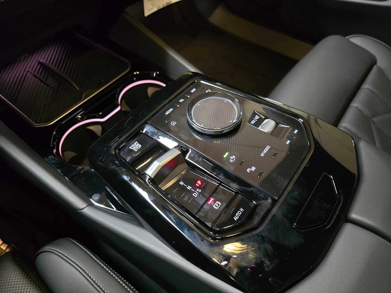 New 2026 BMW 530i xDrive w/ M Sport Package image 36