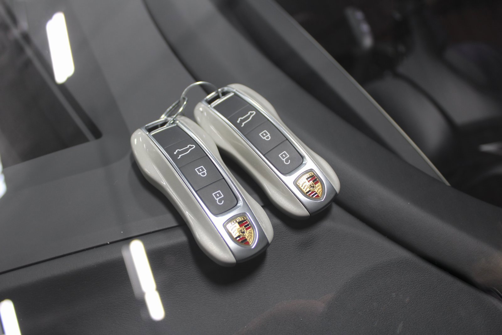 New 2025 Porsche Cayenne GTS image 36