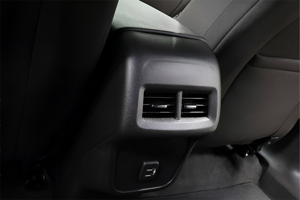 Used 2023 Chevrolet Equinox LT image 24