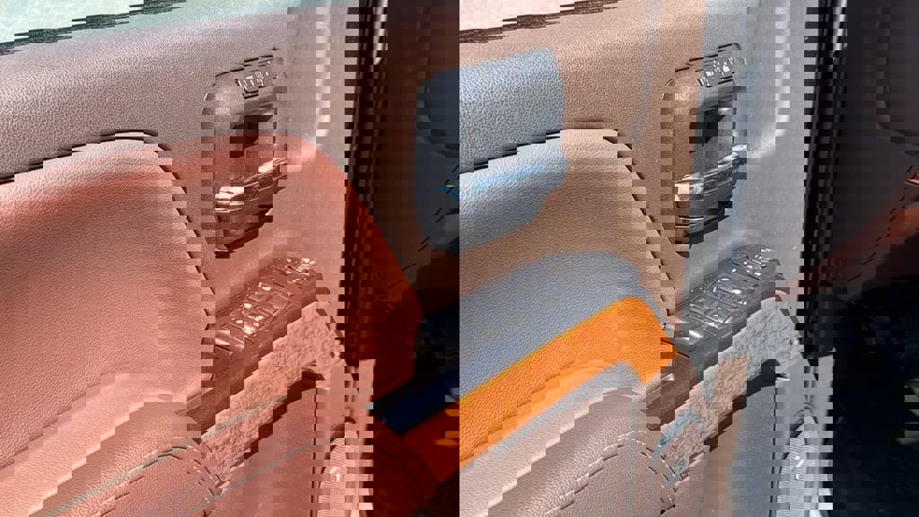 Used 2015 Chevrolet Silverado 1500 High Country w/ High Country Premium Package image 12