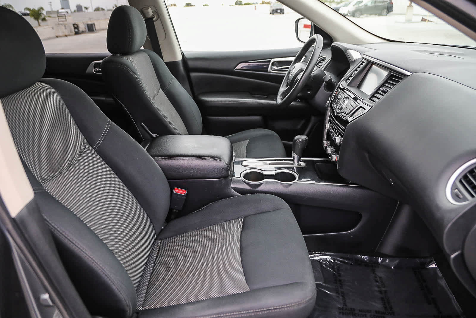 Used 2019 Nissan Pathfinder SV FWD image 16