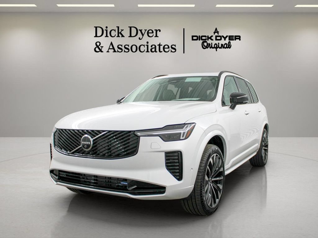 Used 2026 Volvo XC90 B6 Ultra w/ Protection Package Premier AWD/4WD image 8
