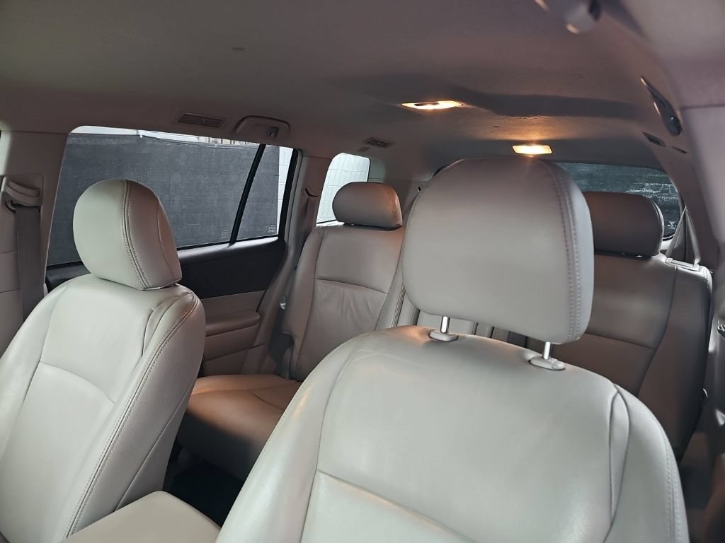 Used 2013 Toyota Highlander 4WD Hybrid image 13