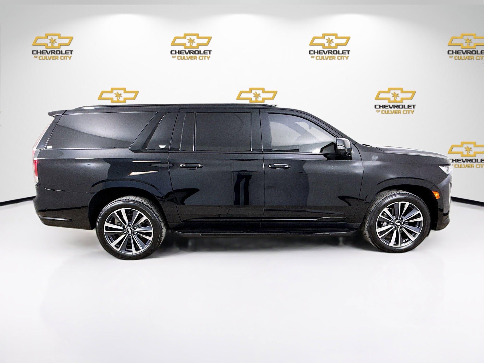 Used 2023 Cadillac Escalade ESV Sport image 8