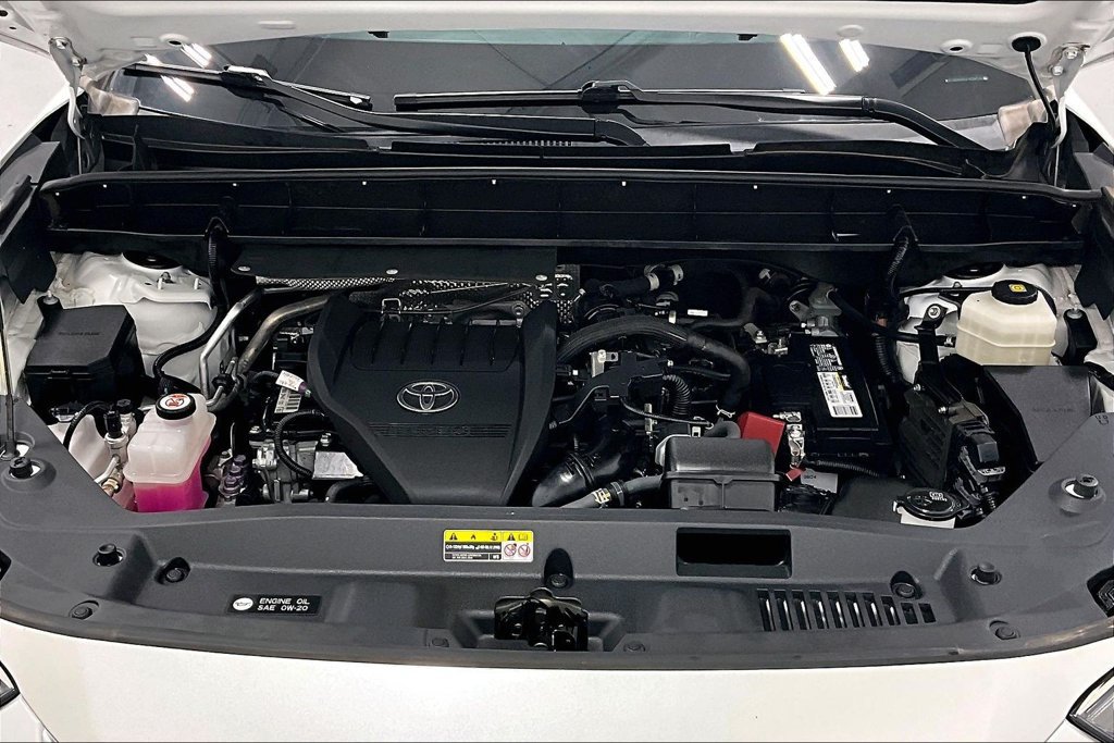 Used 2023 Toyota Highlander Limited FWD image 11