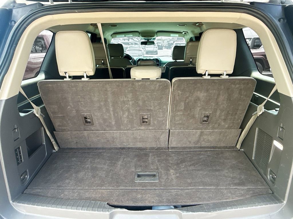 Used 2020 Ford Expedition Limited image 30