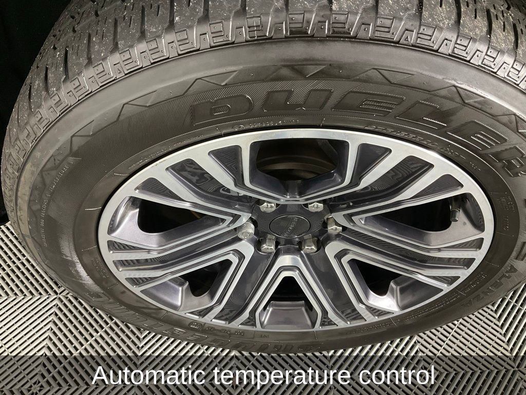 Used 2023 Jeep Wagoneer 4WD w/ Premium Group I image 11