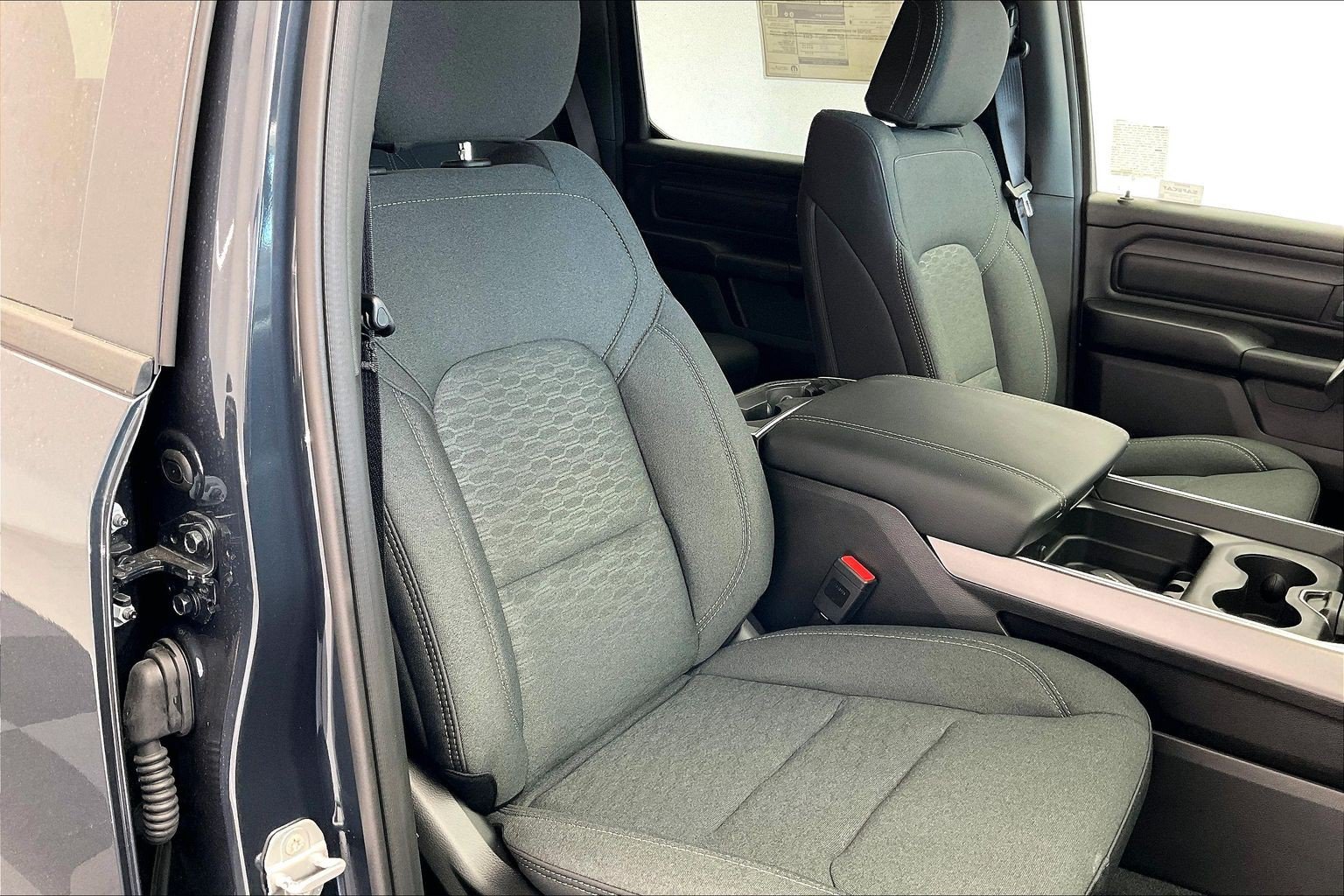 New 2026 RAM 1500 Express AWD/4WD image 9