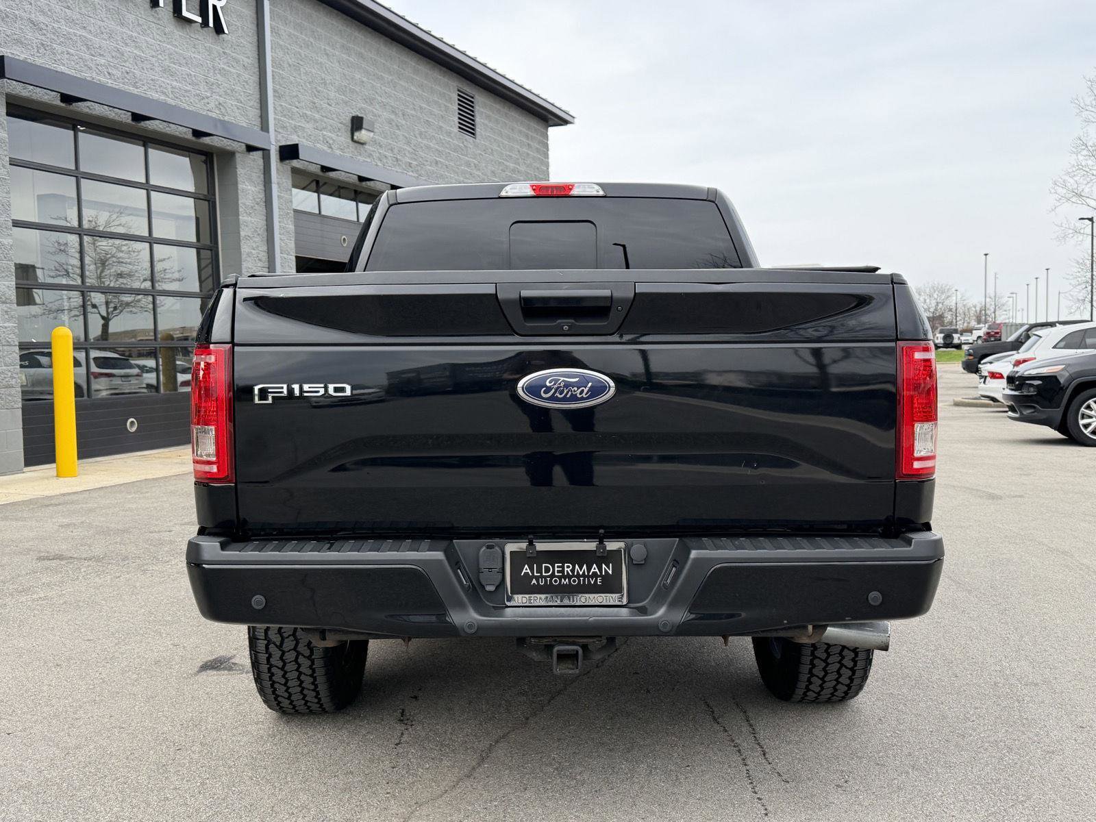 Used 2017 Ford F150 XLT w/ Equipment Group 302A Luxury AWD/4WD image 40