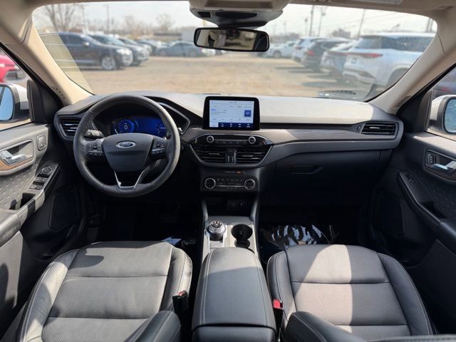 Used 2020 Ford Escape Titanium image 20