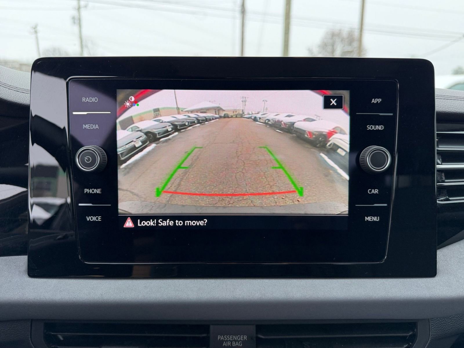 Used 2025 Volkswagen Jetta SE image 17